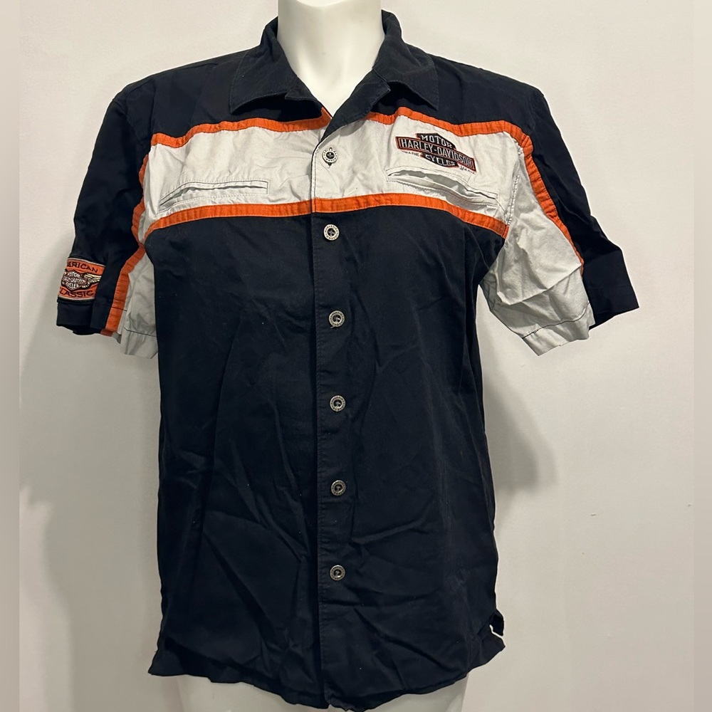 Men’s Harley Davidson short sleeve button up shirt. Size large.
